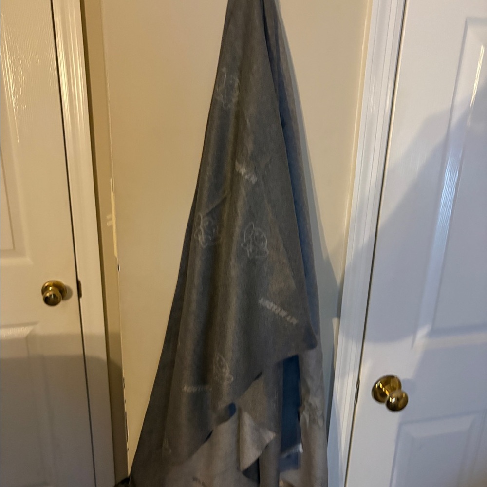 Large 100 percent cashmere my‎ melody shawl